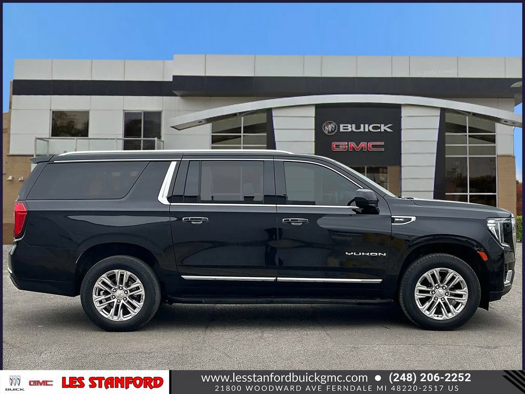 Used 2023 GMC Yukon XL SLT AWD/4WD image 7