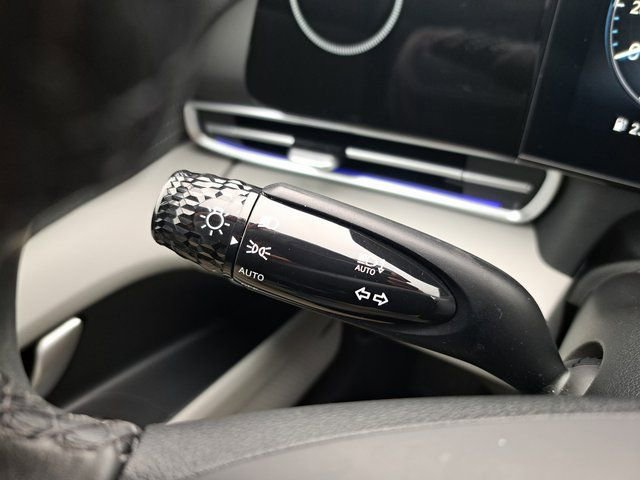 Used 2025 Hyundai Elantra Limited image 26