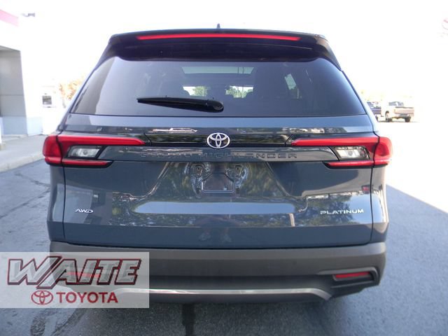 Used 2024 Toyota Grand Highlander AWD image 3