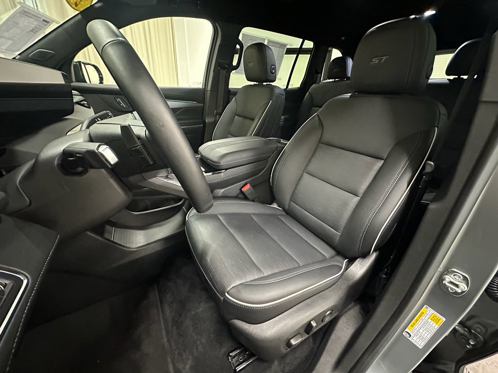 Certified 2025 Buick Enclave Sport Touring image 28