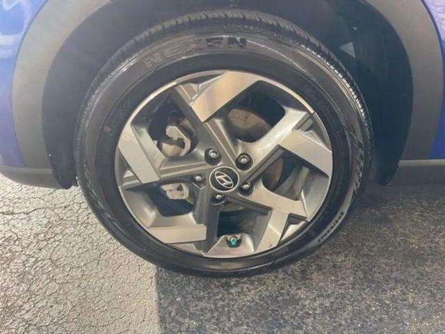 Used 2025 Hyundai Venue SEL image 12
