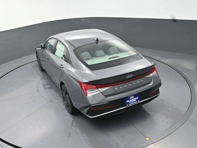 Used 2026 Hyundai Elantra SEL Sport Premium FWD image 16