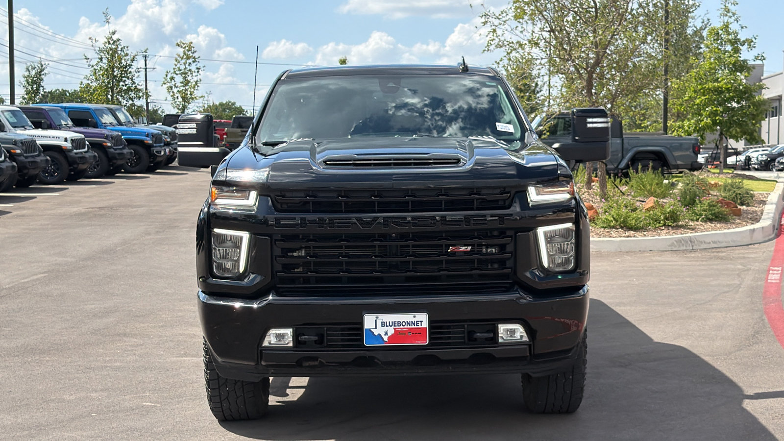Used 2022 Chevrolet Silverado 2500 LTZ w/ LTZ Plus Package AWD/4WD image 2