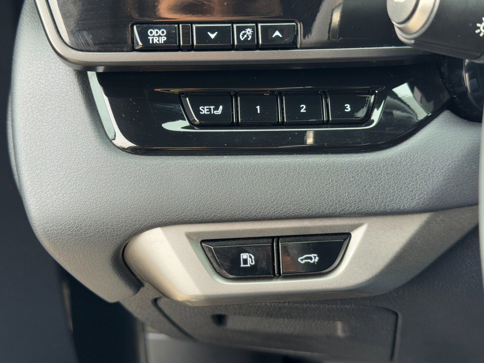 Used 2023 Lexus RX 350 Luxury w/ Cold Area Package image 18