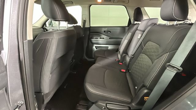 Used 2024 Nissan Pathfinder SV AWD/4WD image 27