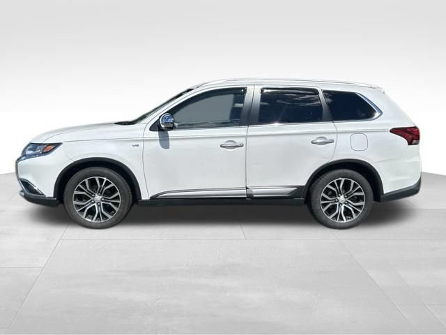 Used 2016 Mitsubishi Outlander GT AWD/4WD image 2