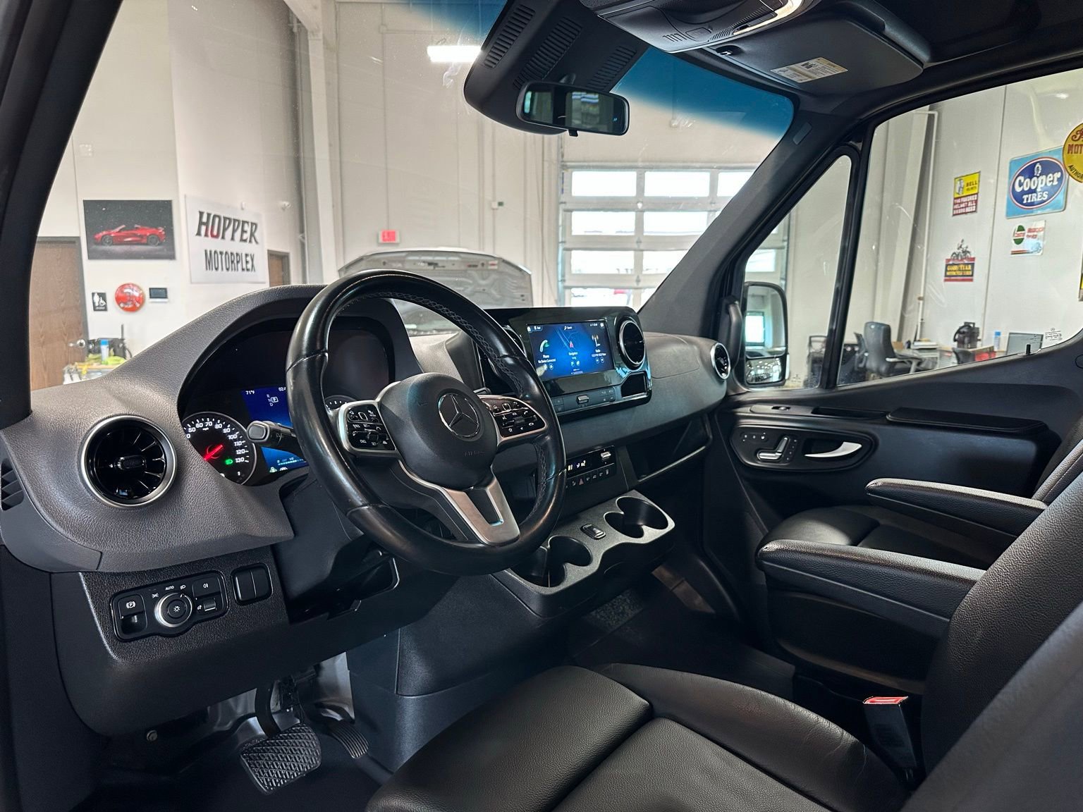 Used 2022 Mercedes-Benz Sprinter 2500 image 22