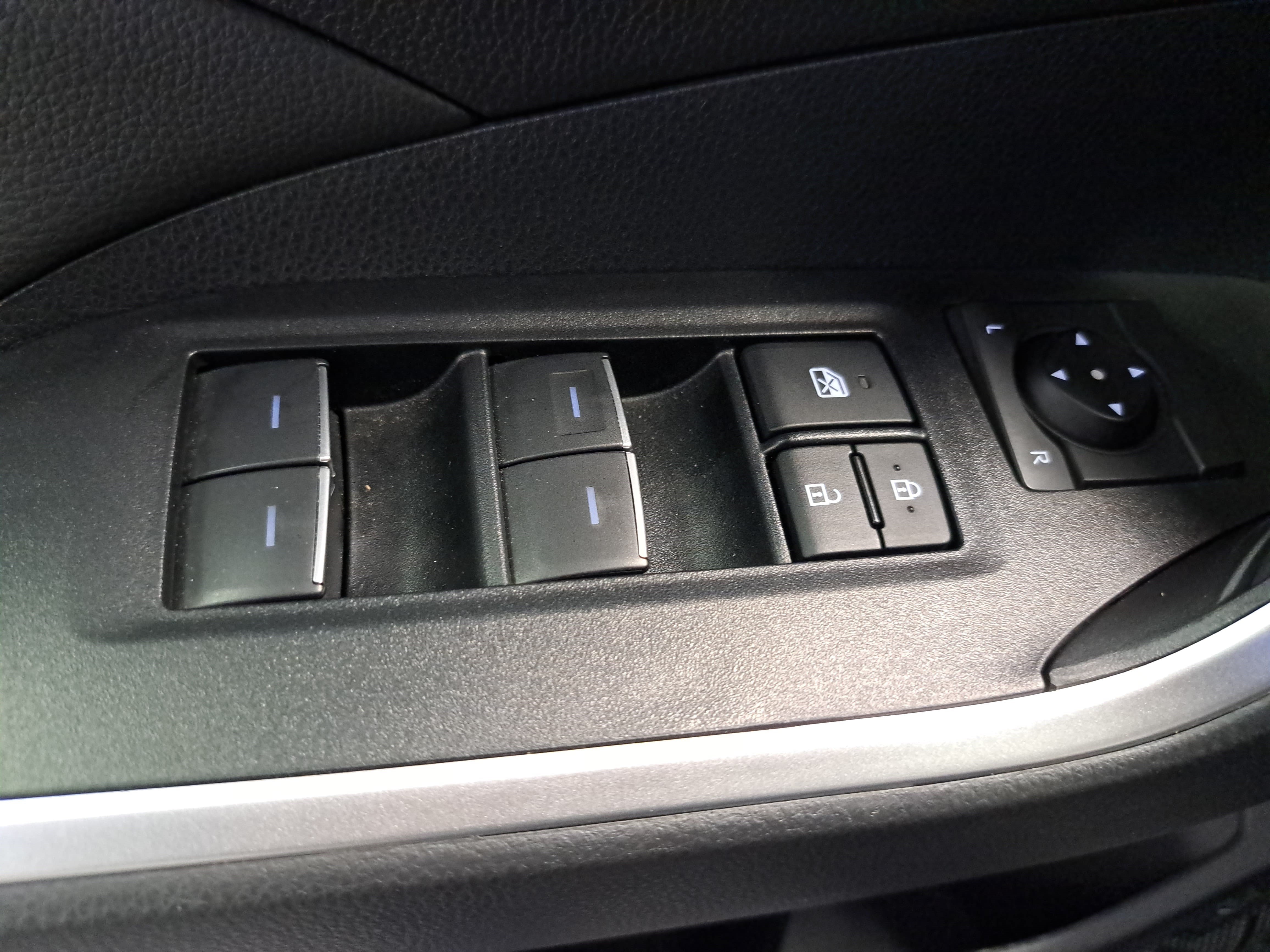 Used 2025 Toyota RAV4 XLE w/ Convenience Package AWD/4WD image 26
