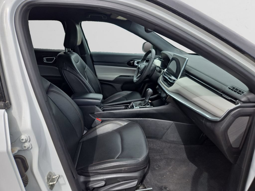 Used 2024 Jeep Compass Limited AWD/4WD image 15