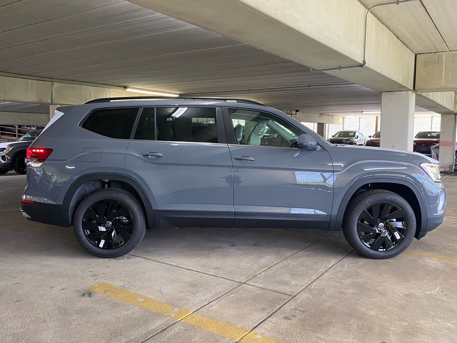 New 2026 Volkswagen Atlas SE AWD/4WD image 2