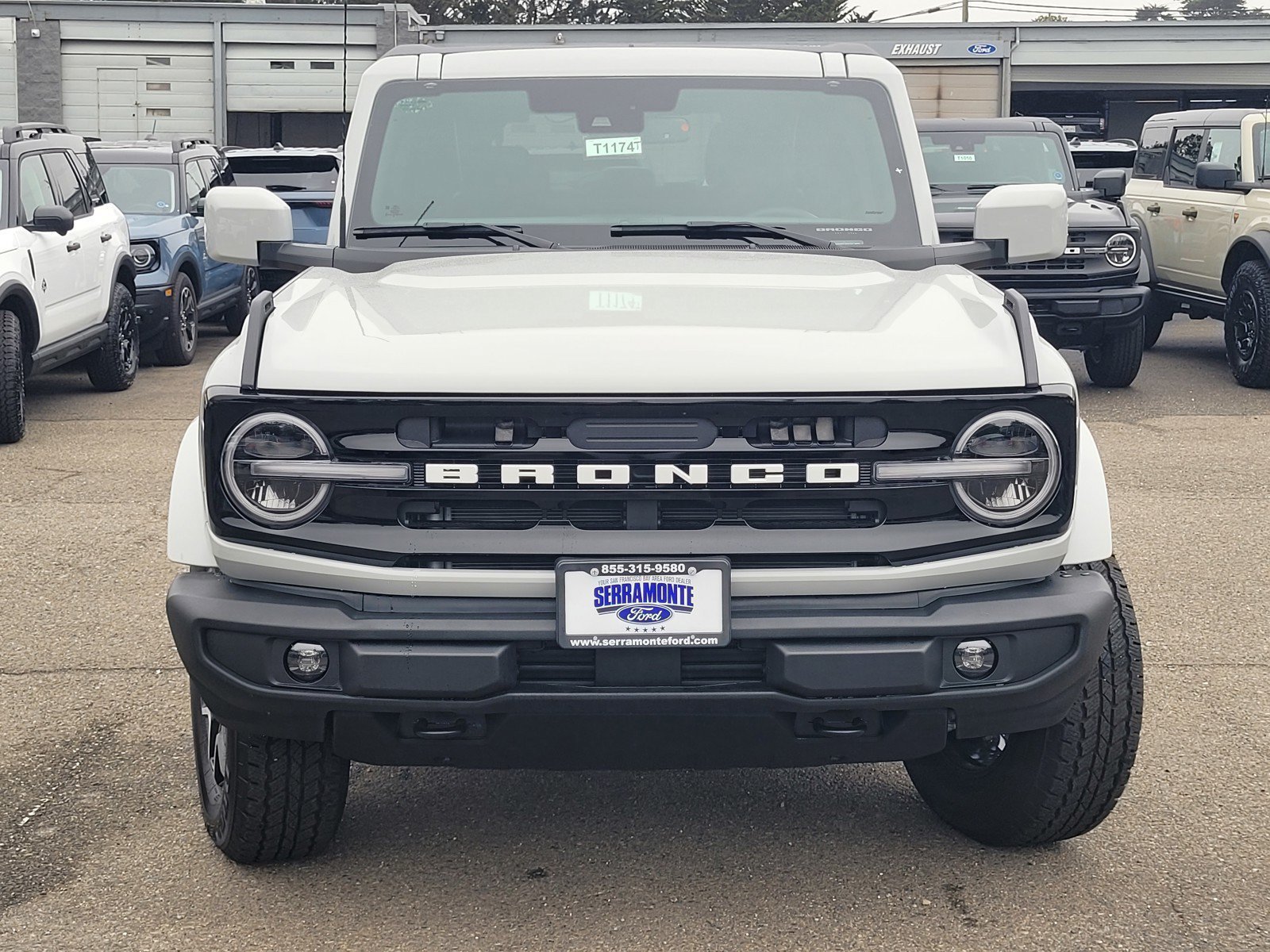 New 2026 Ford Bronco Outer Banks AWD/4WD image 3