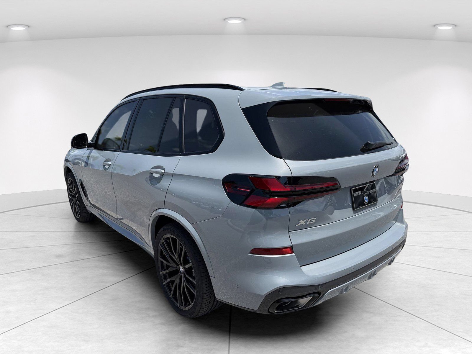 New 2026 BMW X5 xDrive40i w/ M Sport Package AWD/4WD image 6