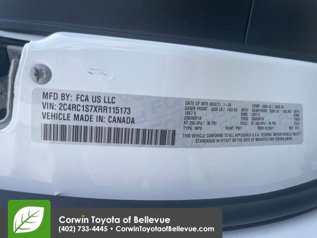 Used 2024 Chrysler Pacifica Select image 28