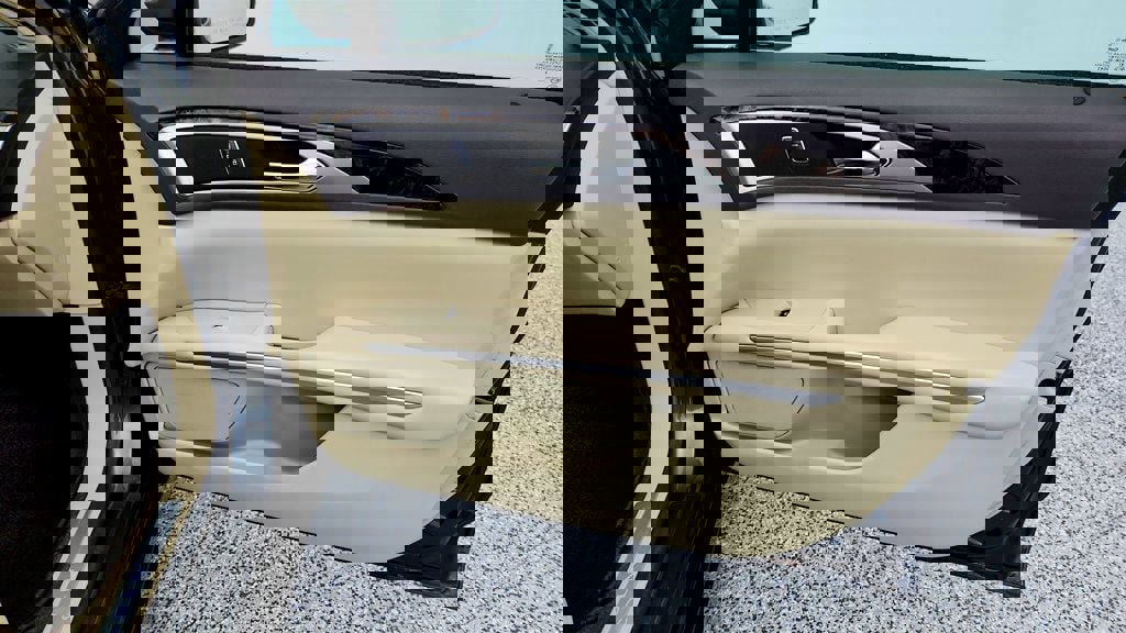 Used 2015 Lincoln MKZ AWD w/ Equipment Group 102A Reserve image 26