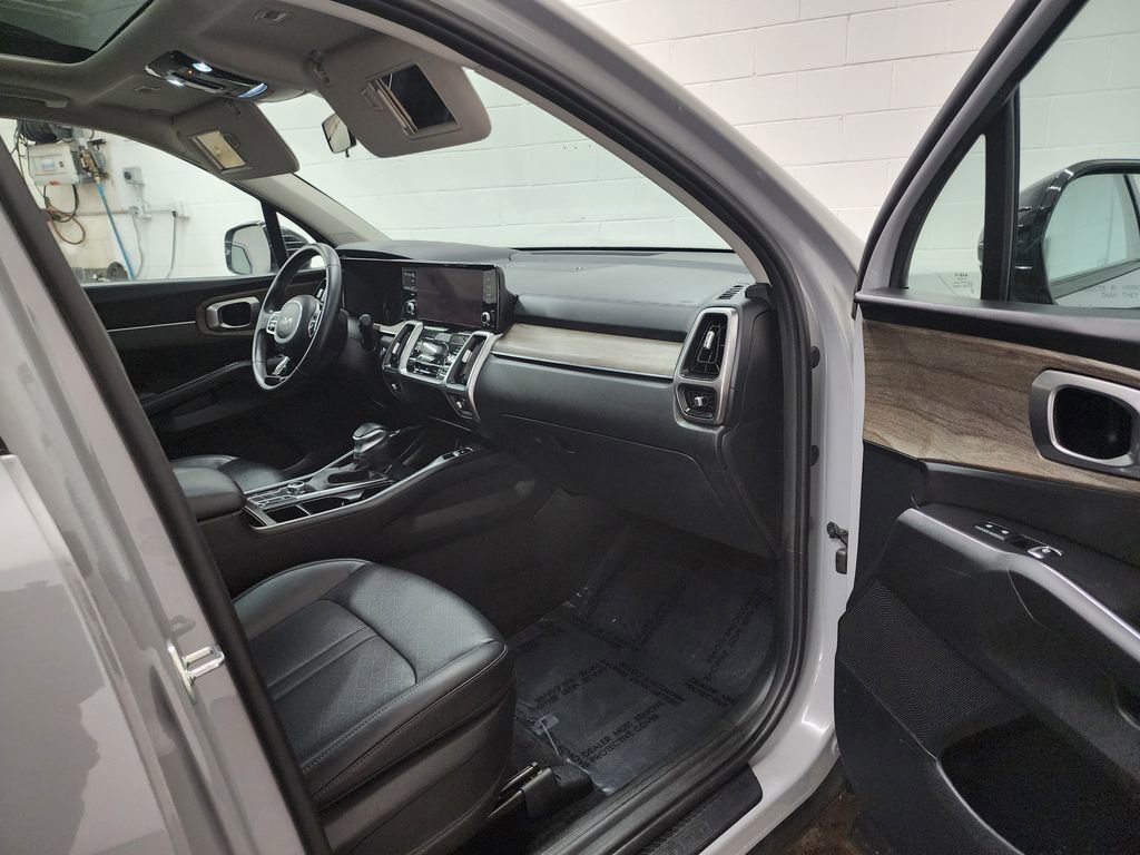 Used 2023 Kia Sorento S w/ Panoramic Sunroof Package AWD/4WD image 37