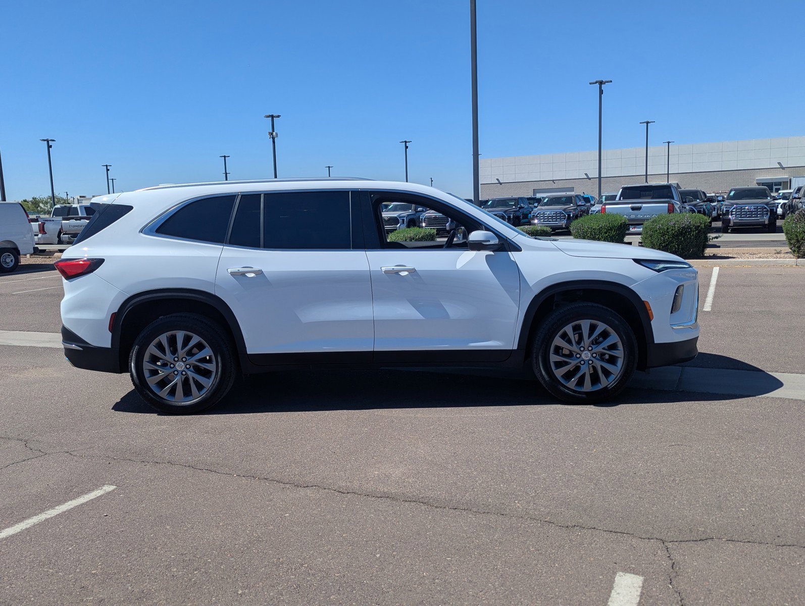 Certified 2025 Buick Enclave Preferred image 6