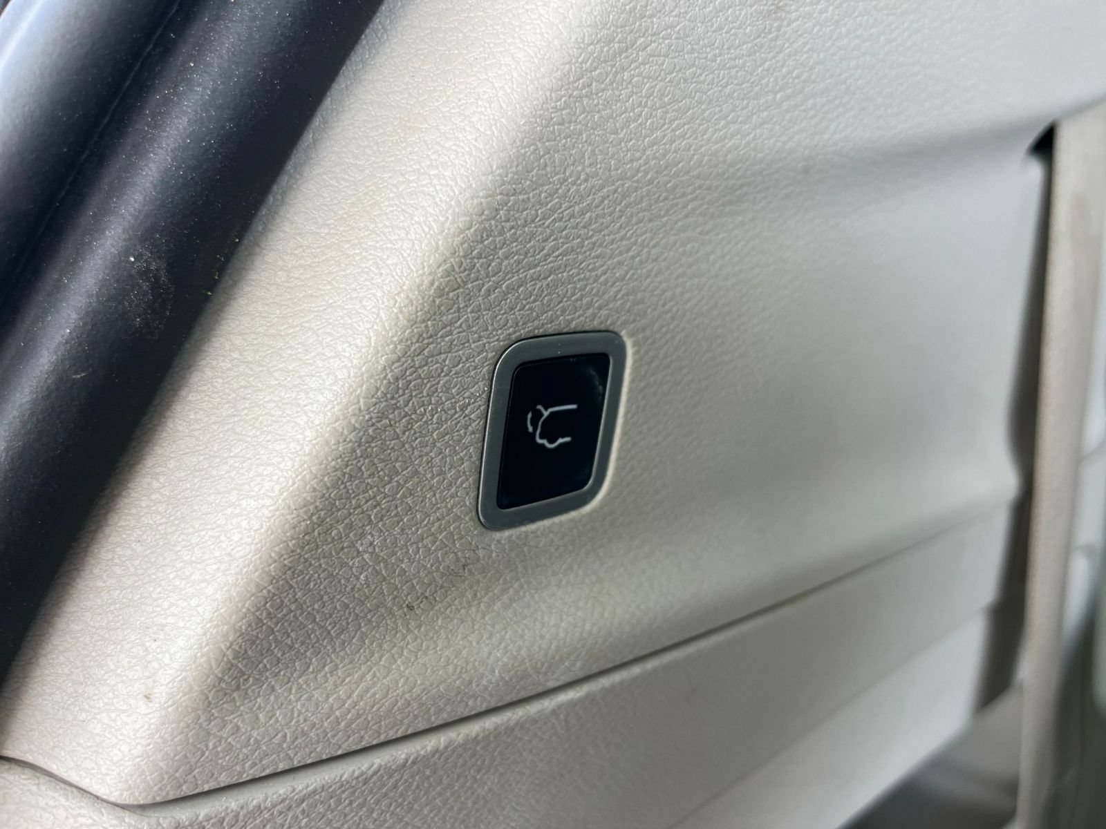 Used 2024 Chrysler Pacifica Touring-L FWD image 19