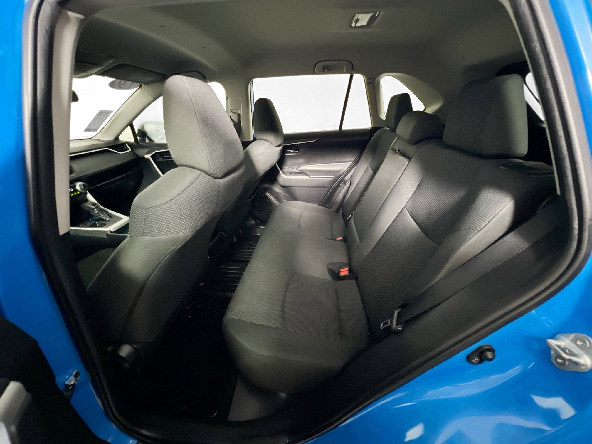 Used 2019 Toyota RAV4 LE image 28