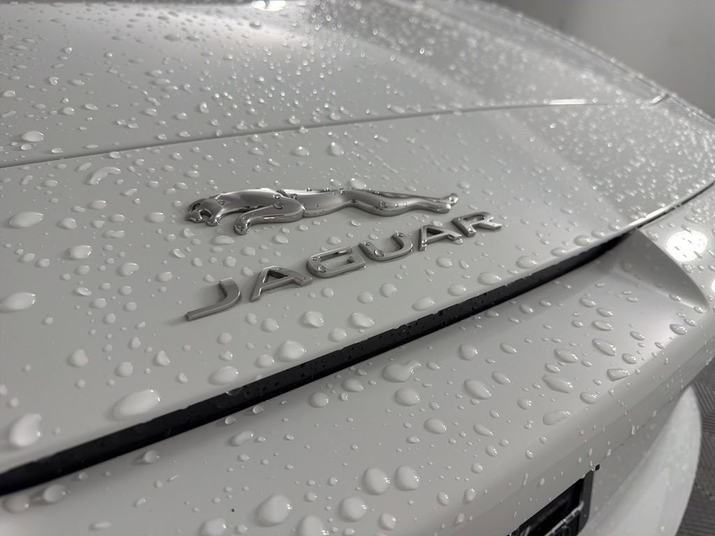 Used 2021 Jaguar F-TYPE R-Dynamic image 17