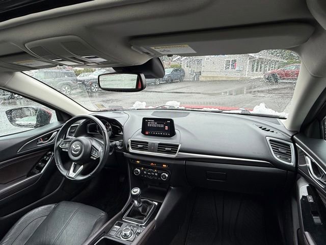 Used 2018 MAZDA MAZDA3 Grand Touring w/ Premium Equipment Package image 27