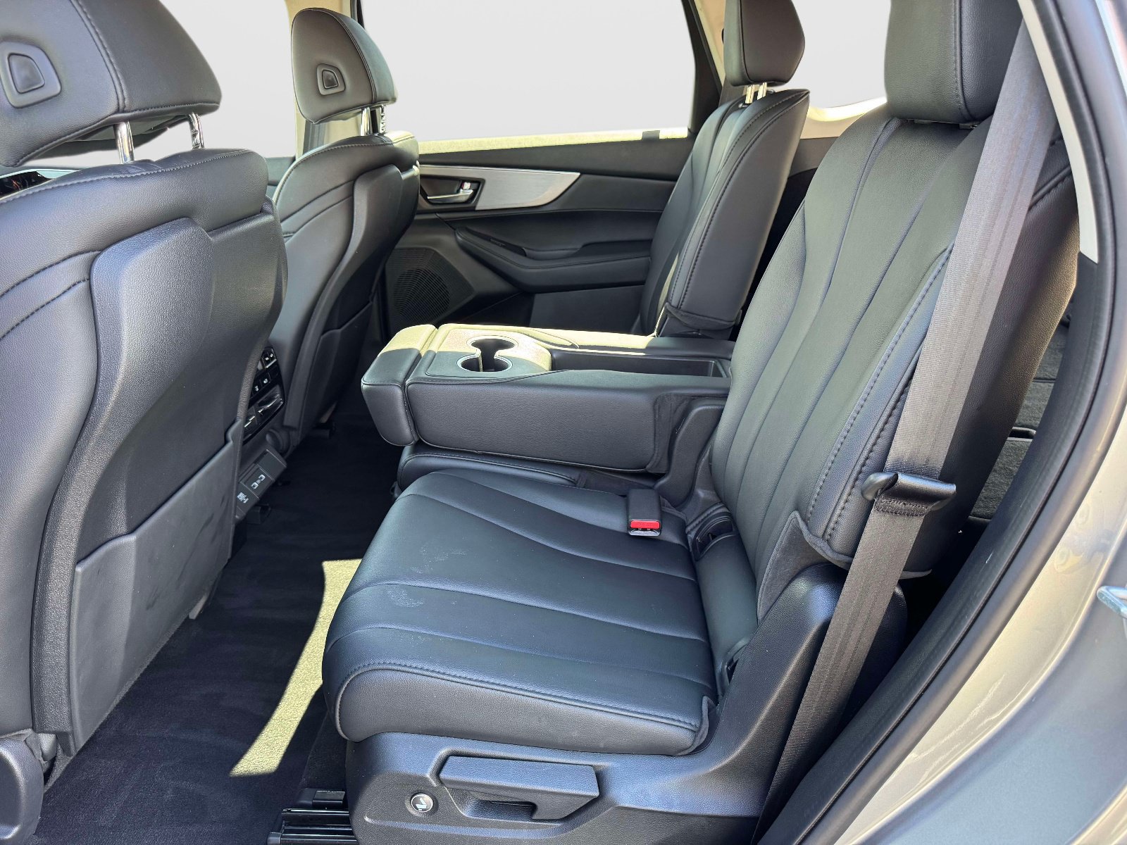 Used 2024 Acura MDX SH-AWD image 13
