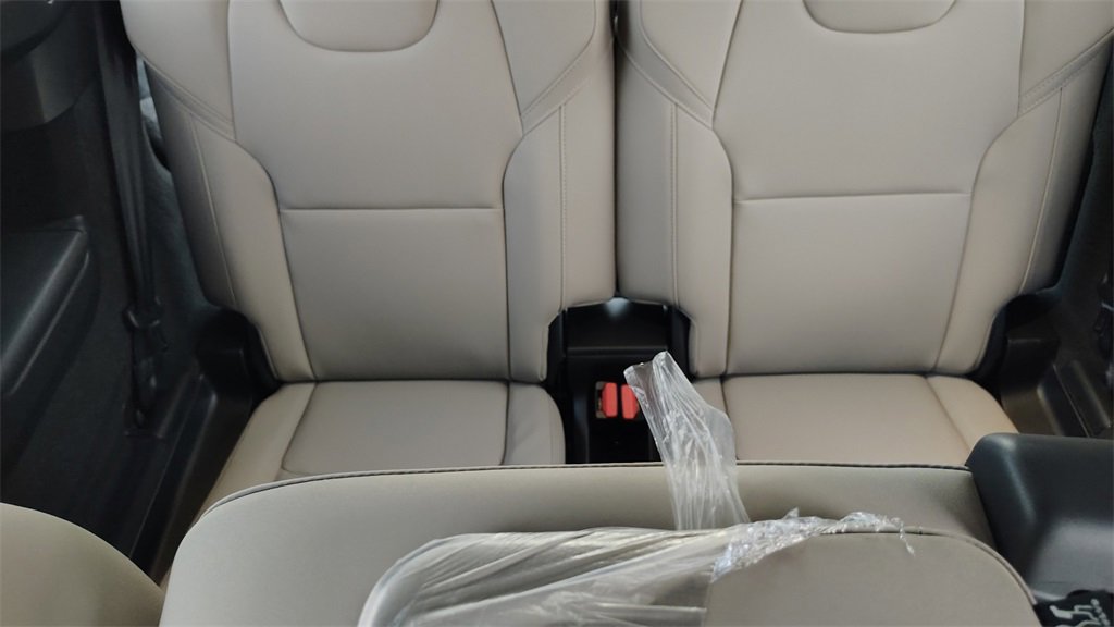 New 2026 Volvo XC90 B5 Plus image 29