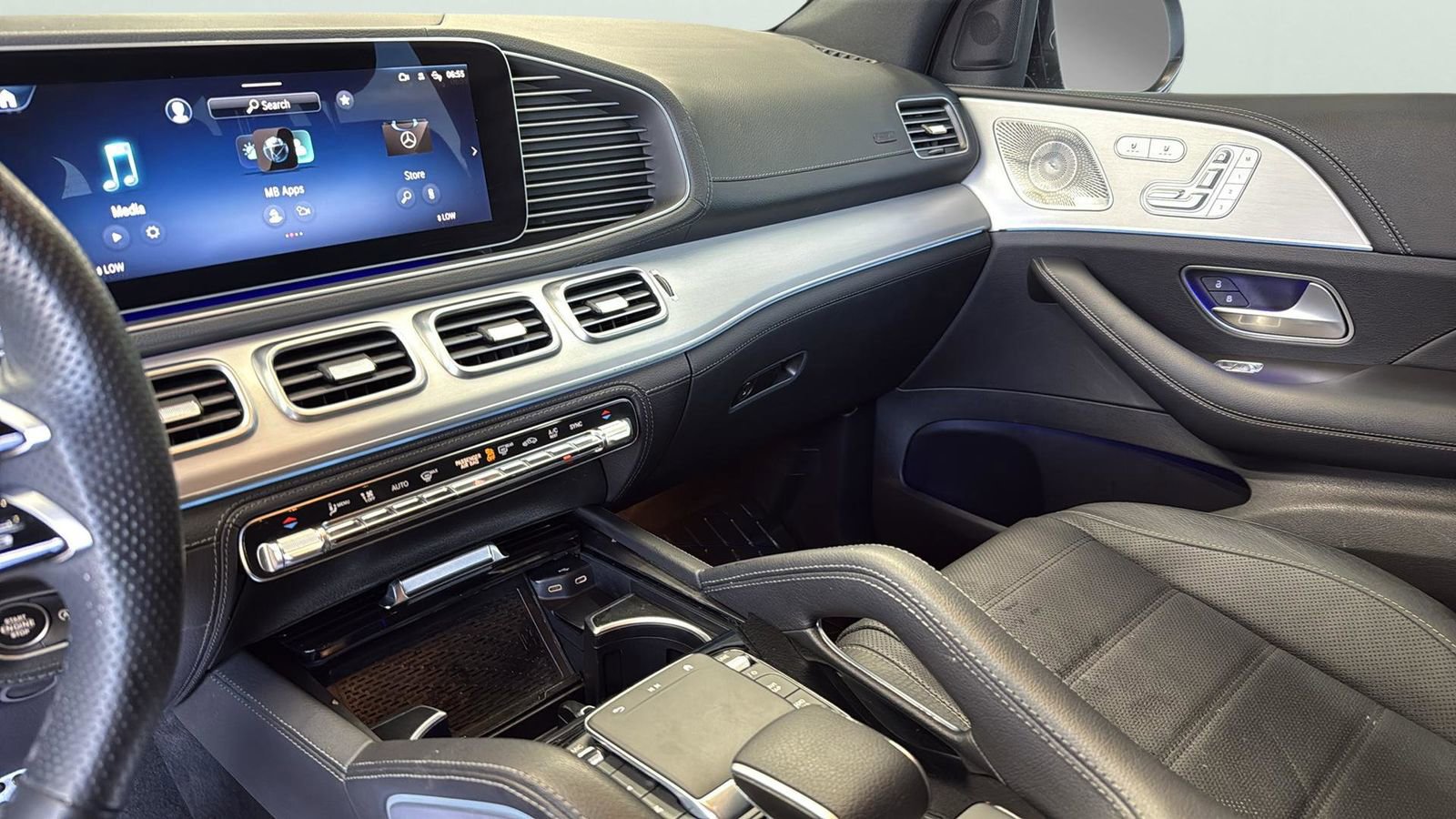 Used 2024 Mercedes-Benz GLS 450 4MATIC image 20