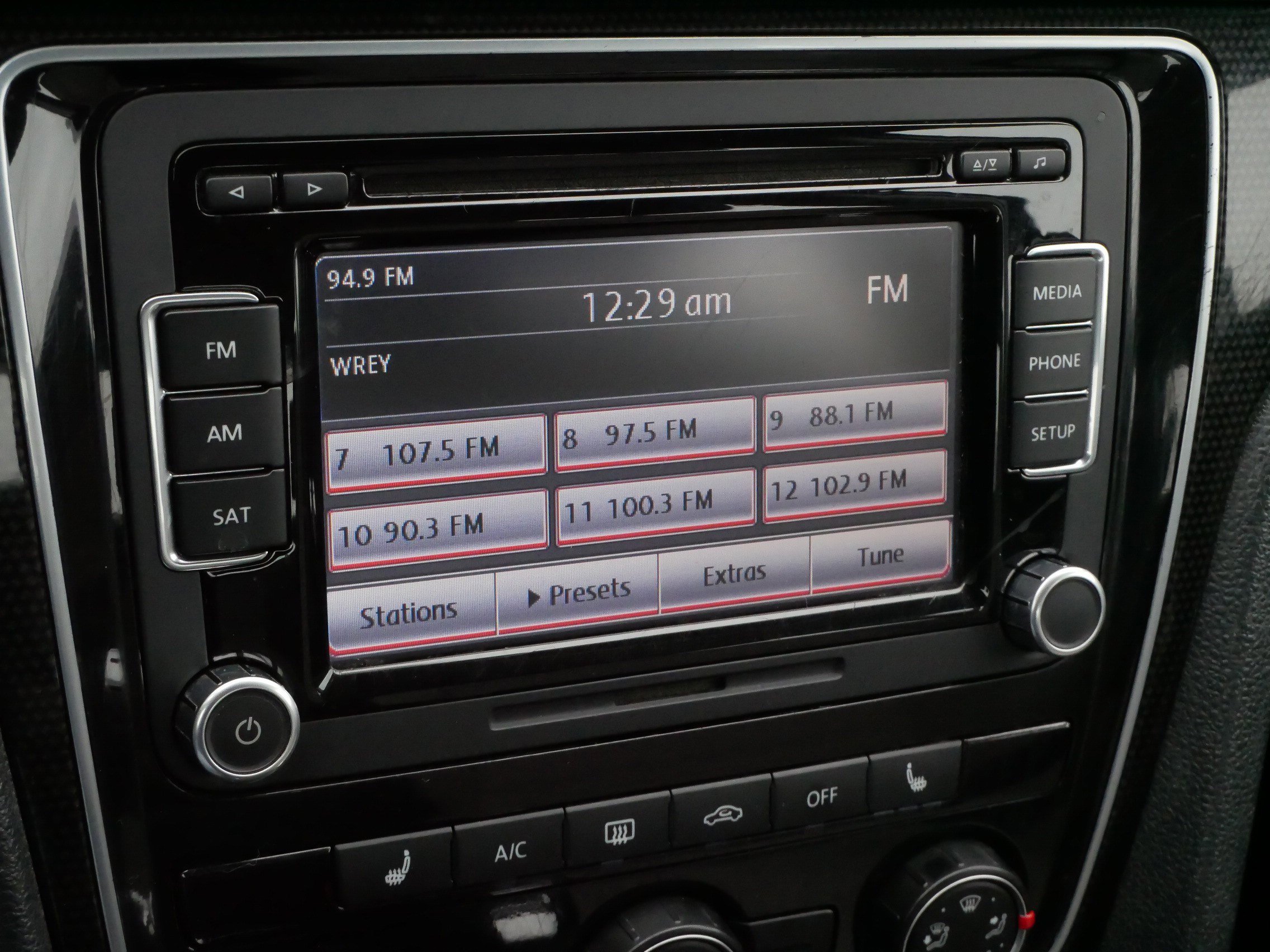 Used 2014 Volkswagen Passat 1.8T Sport image 22