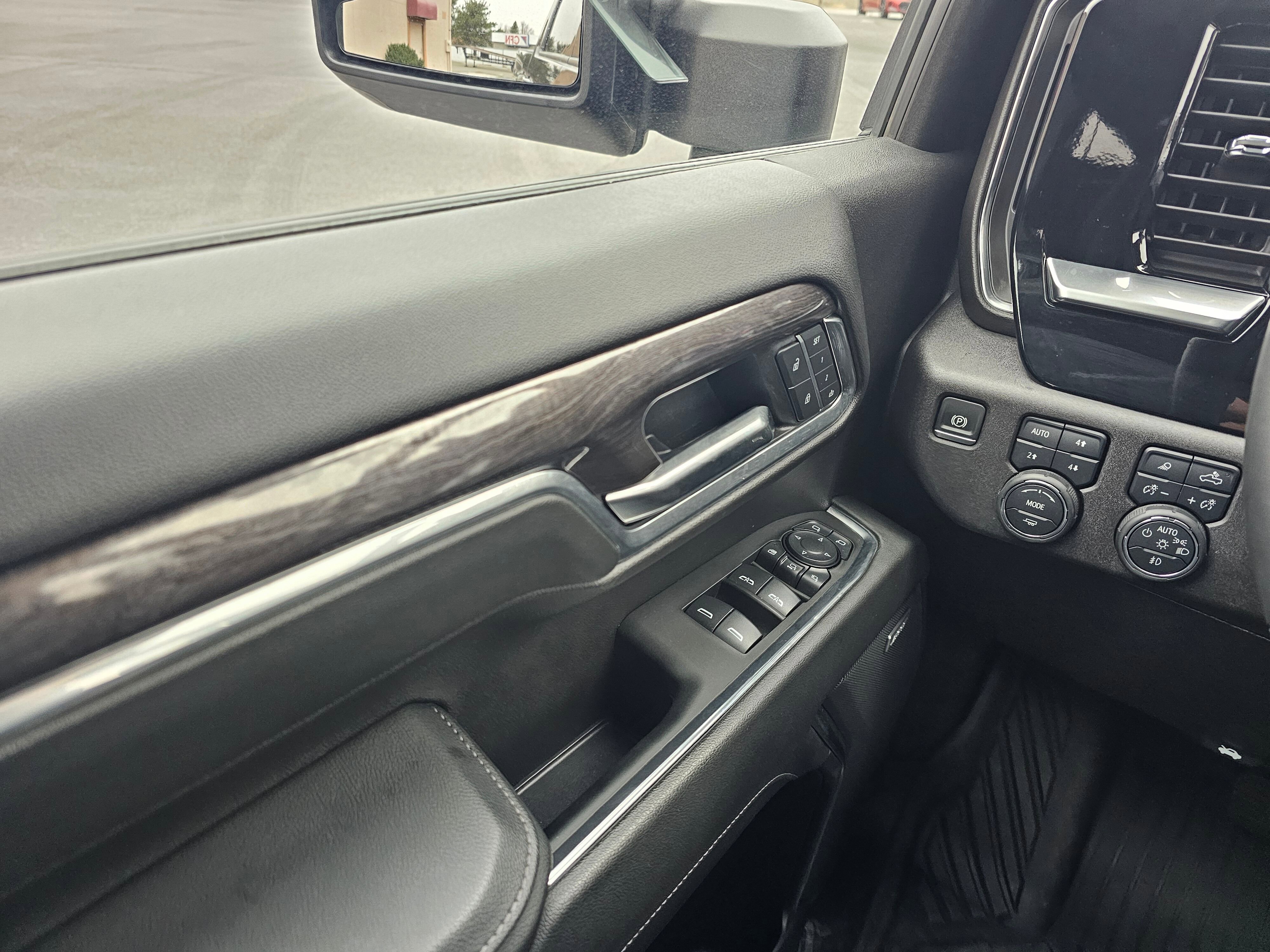 Used 2025 Chevrolet Silverado 3500 LTZ image 29