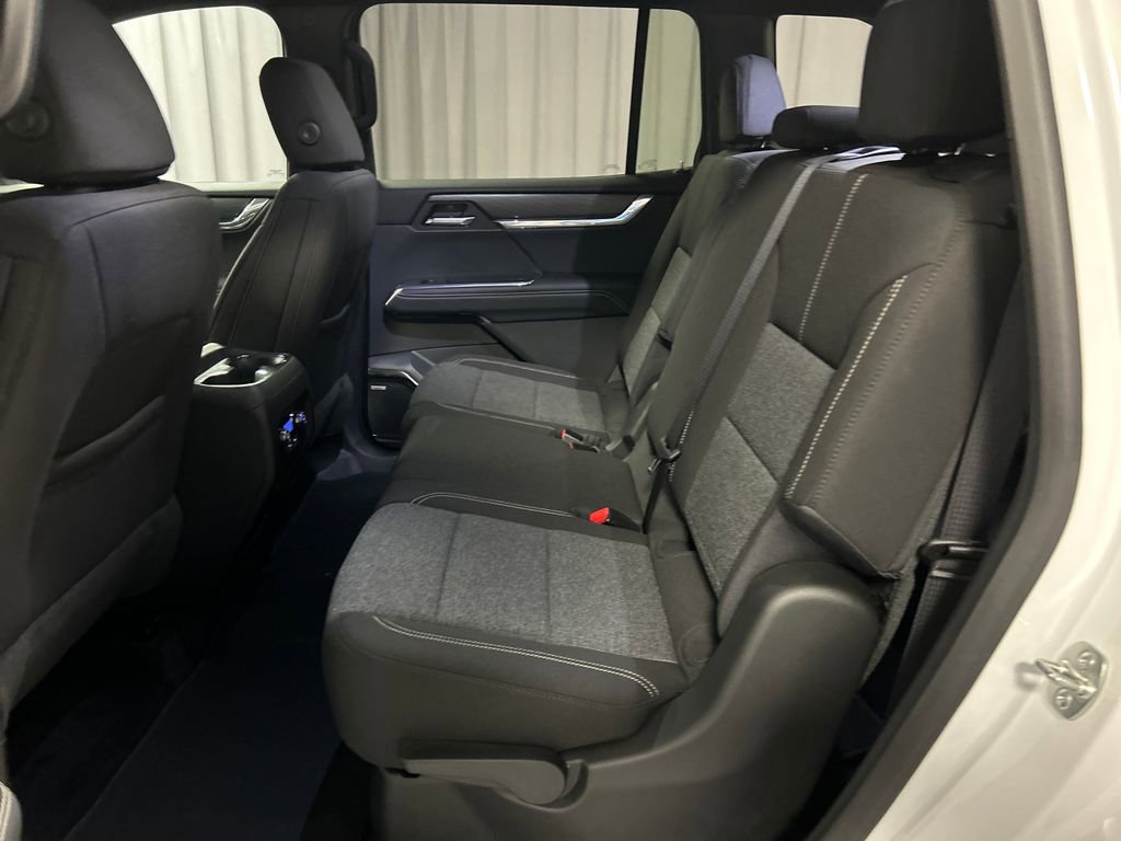Used 2025 GMC Acadia Elevation image 23