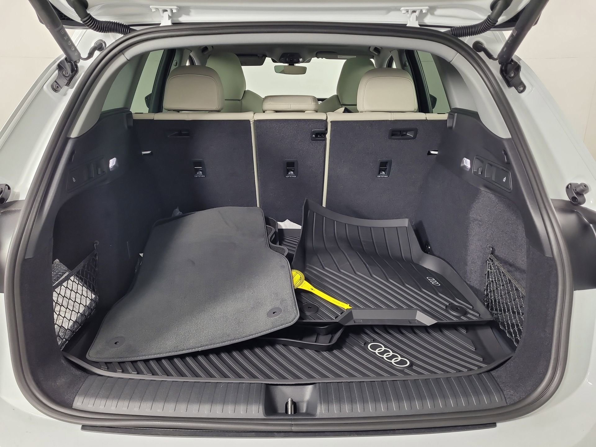 New 2025 Audi Q6 e-tron Premium Plus image 9