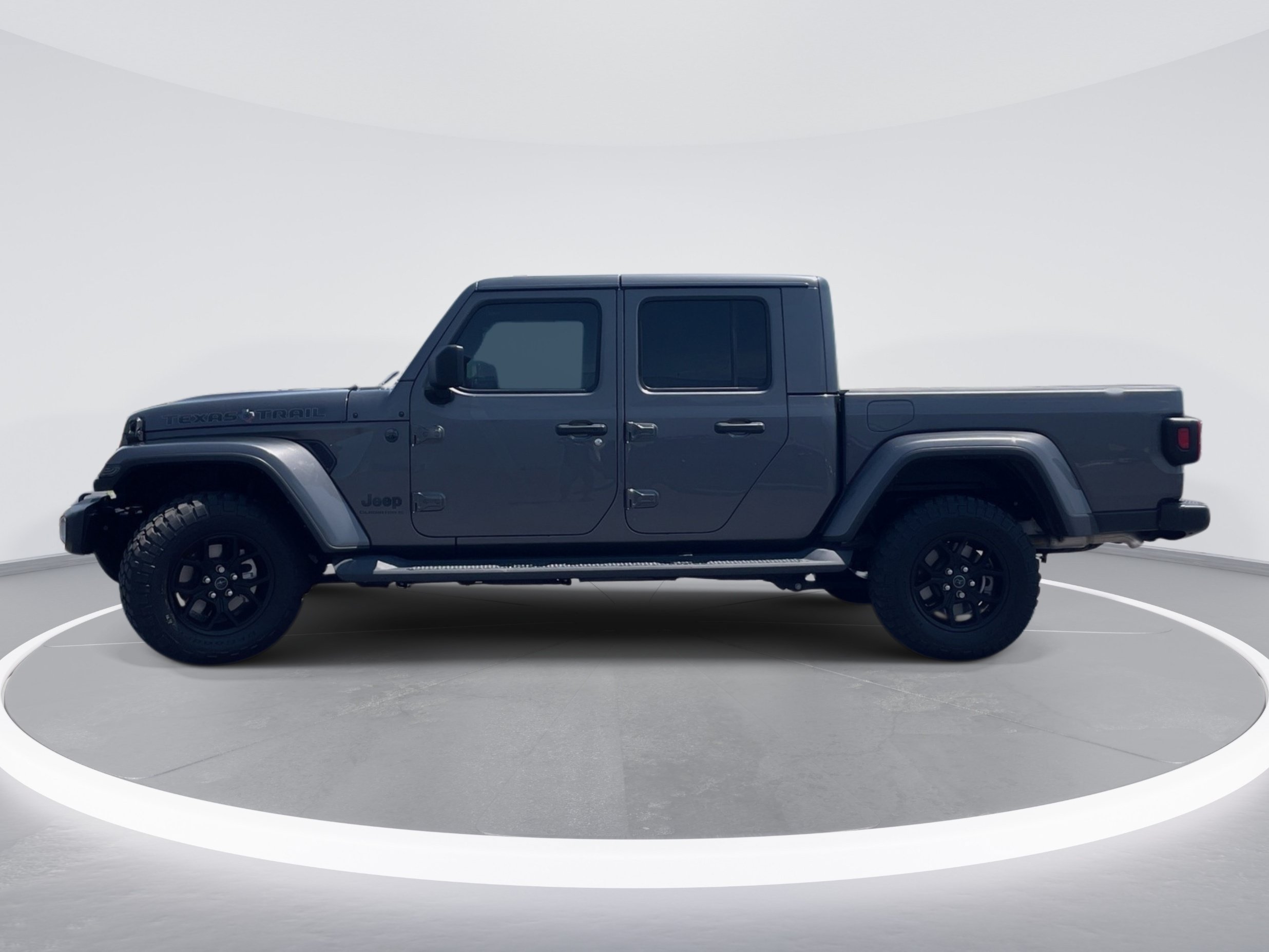 Used 2025 Jeep Gladiator Sport AWD/4WD image 4