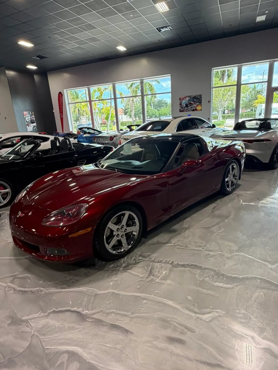 Used 2007 Chevrolet Corvette Coupe w/ Preferred Equipment Group RWD image 1