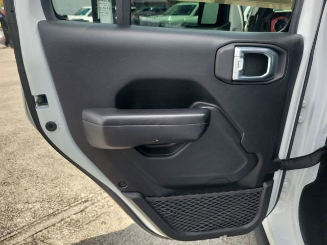 Used 2021 Jeep Gladiator Rubicon w/ Safety Group image 14