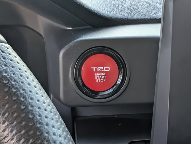 Used 2025 Toyota Tacoma TRD Sport AWD/4WD image 19
