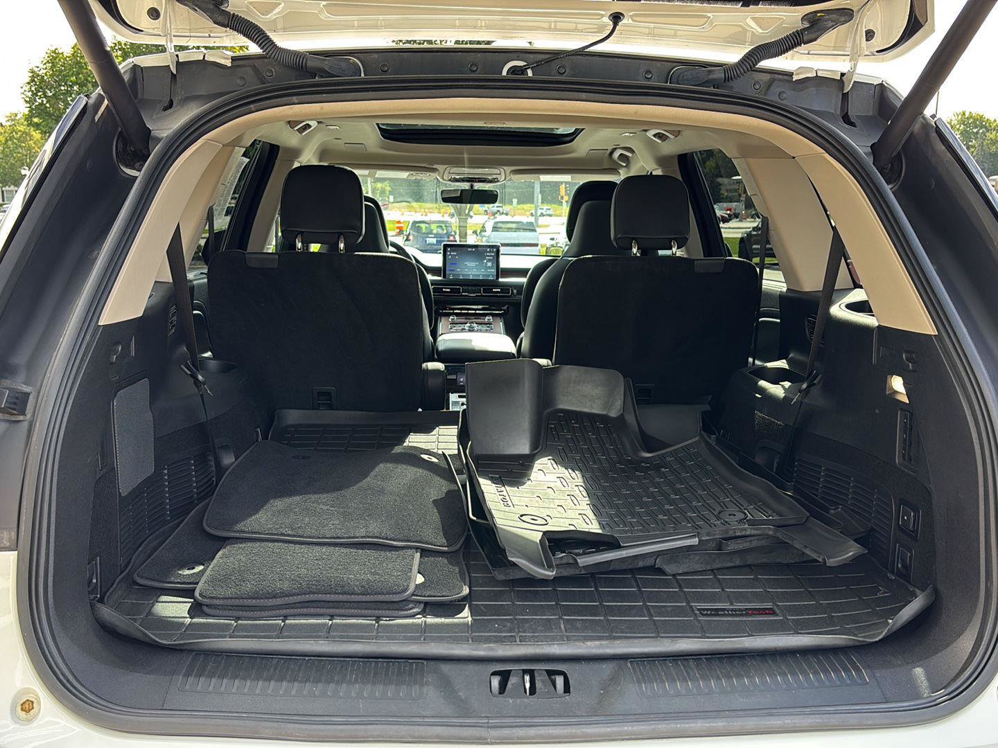 Used 2022 Lincoln Aviator Reserve w/ Equipment Group 201A AWD/4WD image 27