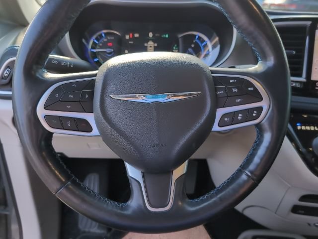 Used 2021 Chrysler Pacifica Touring-L w/ Uconnect Theater Family Group image 11