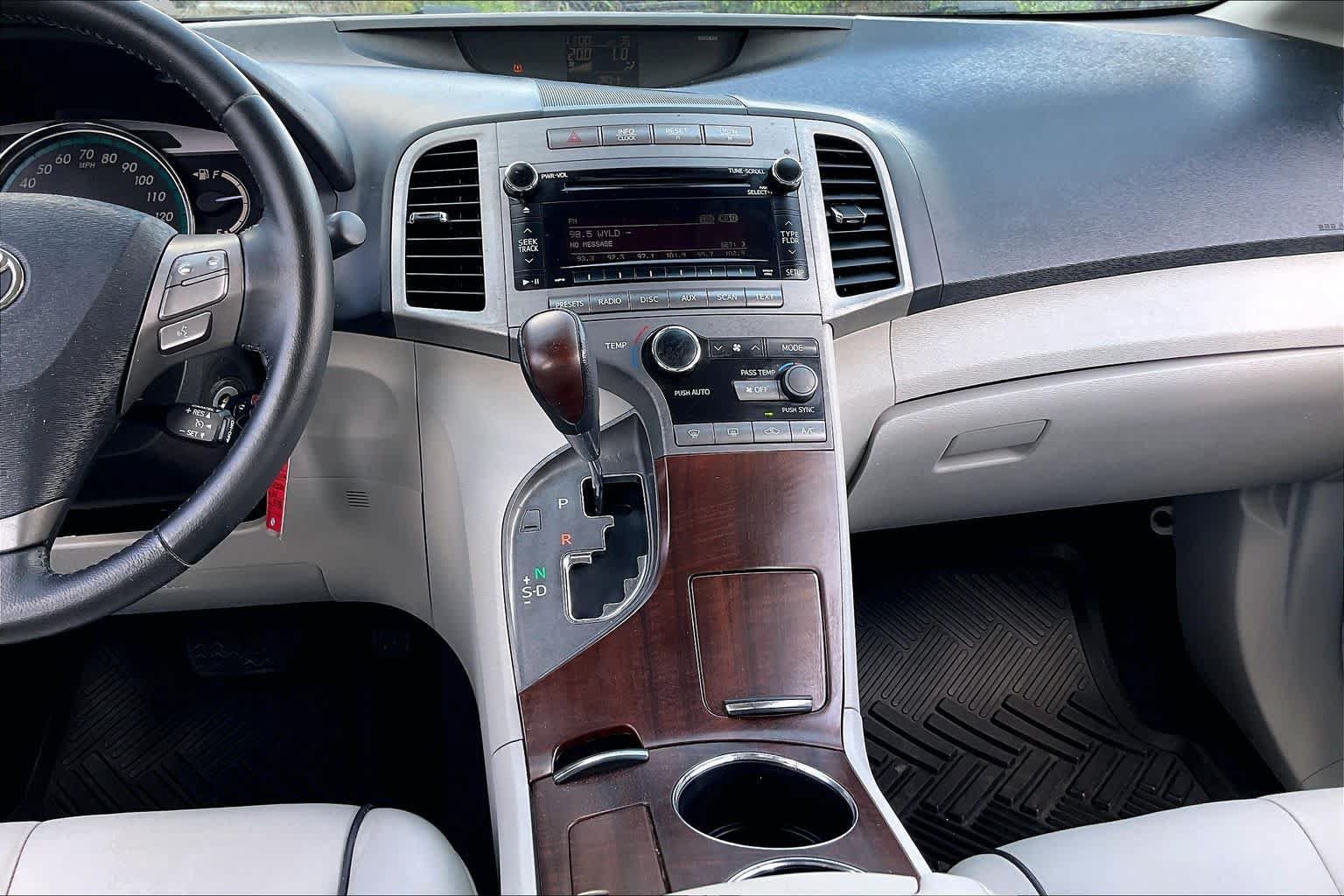 Used 2011 Toyota Venza w/ Leather Pkg FWD image 5