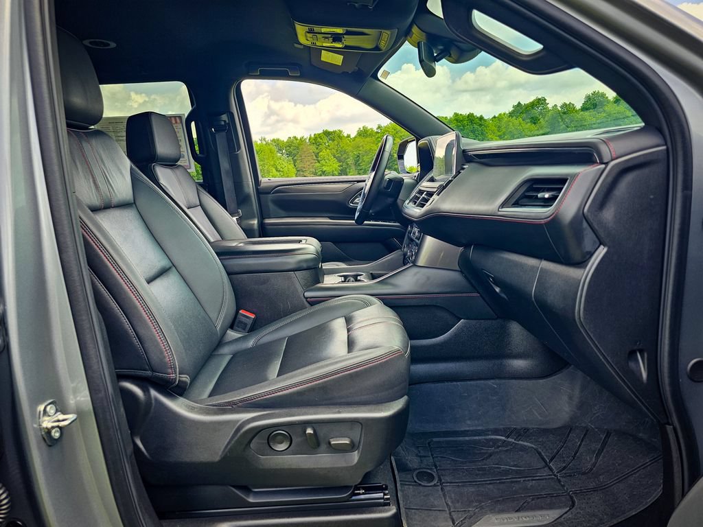 Used 2024 Chevrolet Tahoe RST w/ Luxury Package AWD/4WD image 41