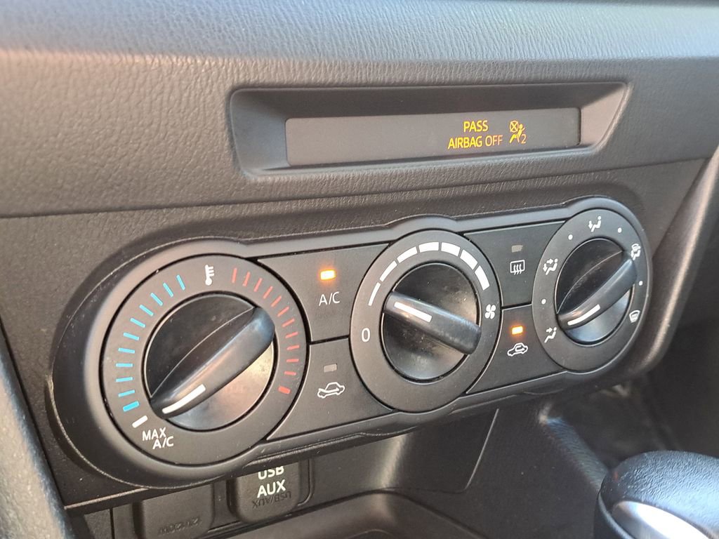 Used 2014 MAZDA MAZDA3 i SV image 19