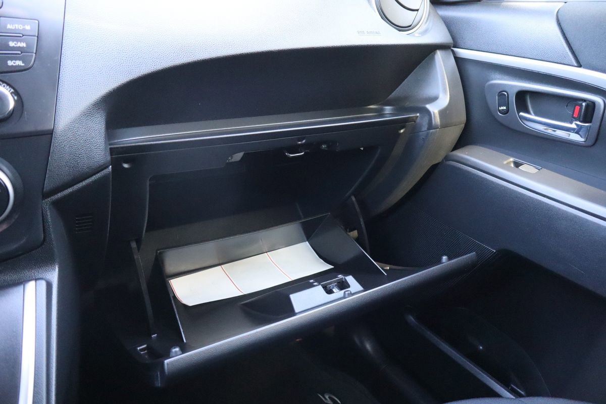 Used 2012 MAZDA MAZDA5 Touring w/ Moonroof & Audio Pkg image 36