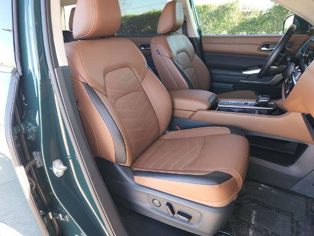 Certified 2024 Nissan Pathfinder Platinum w/ Cargo Package image 16