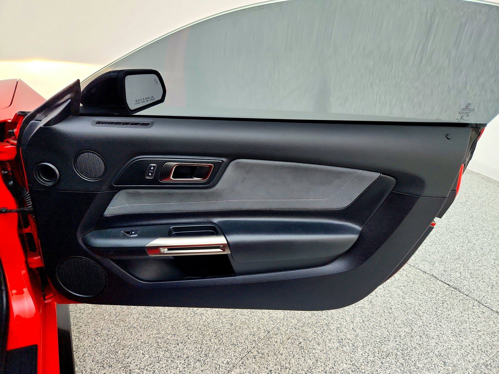 Used 2019 Ford Mustang Shelby GT350 w/ Technology Package image 28