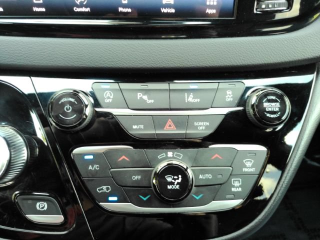 Used 2025 Chrysler Pacifica Select FWD image 50