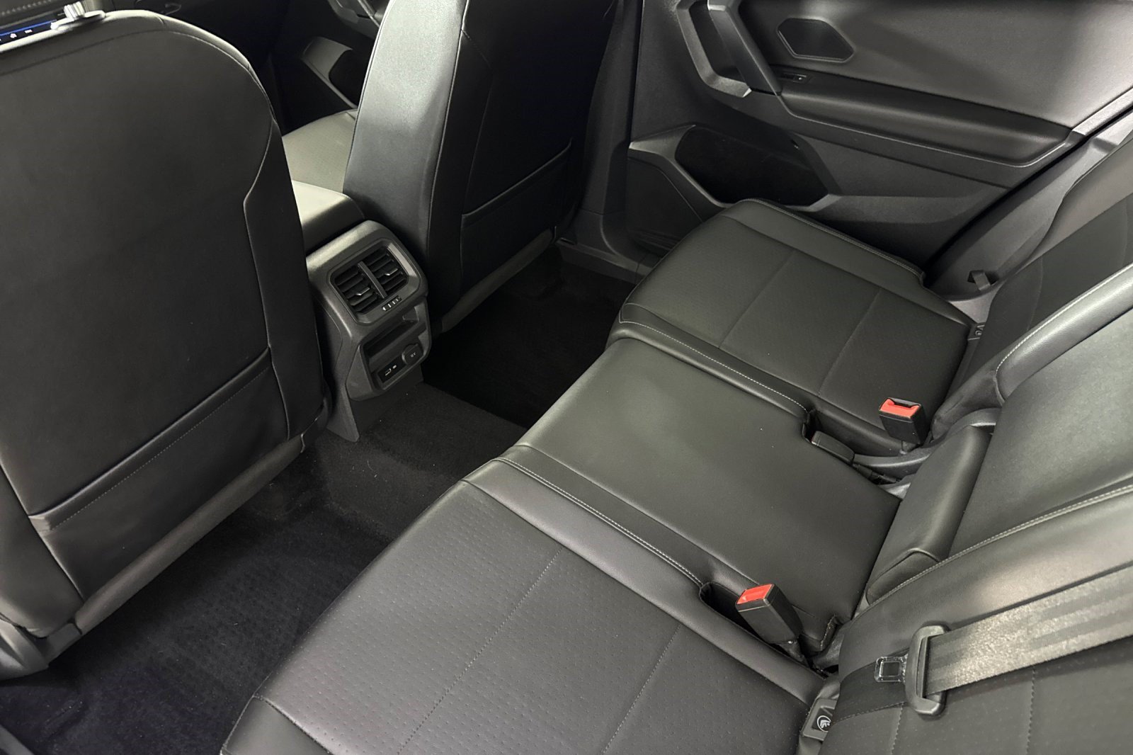Used 2019 Volkswagen Tiguan SE AWD/4WD image 26