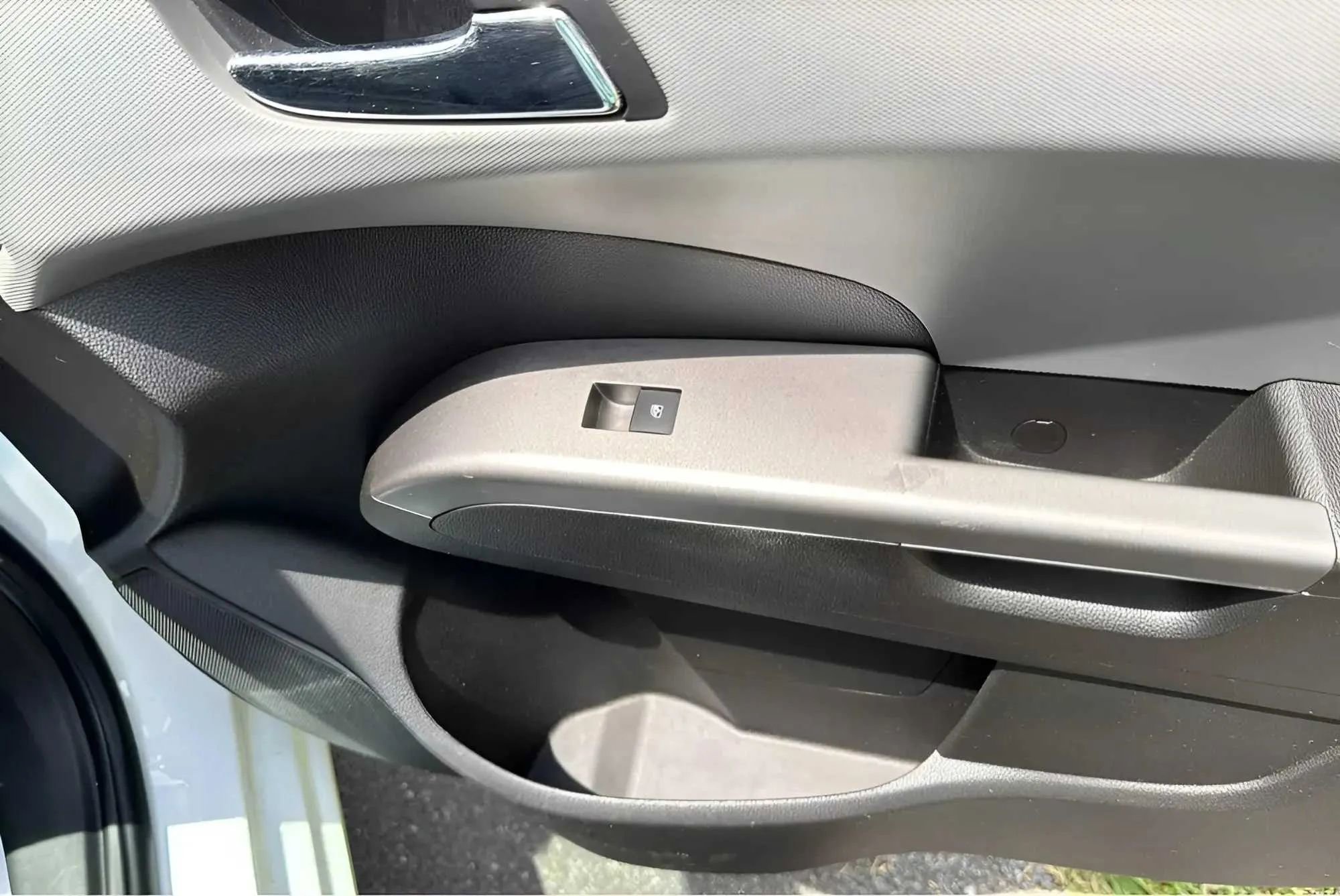 Used 2020 Chevrolet Sonic Premier image 21