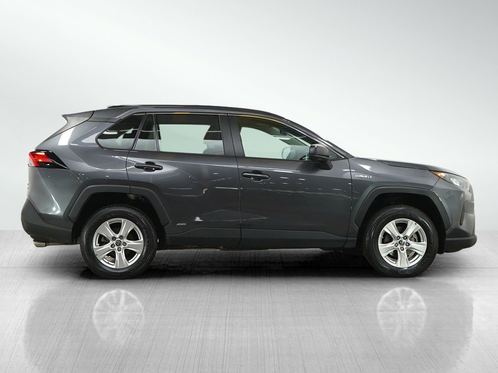 Used 2021 Toyota RAV4 LE AWD/4WD image 6