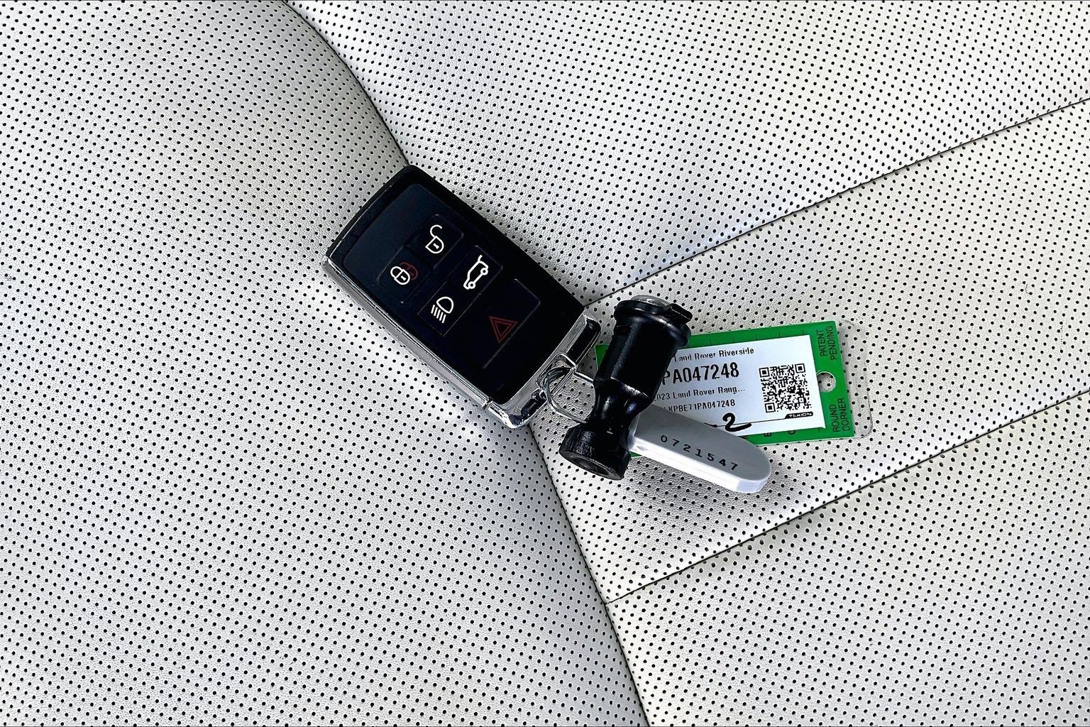 Used 2023 Land Rover Range Rover Long Wheelbase SE image 10