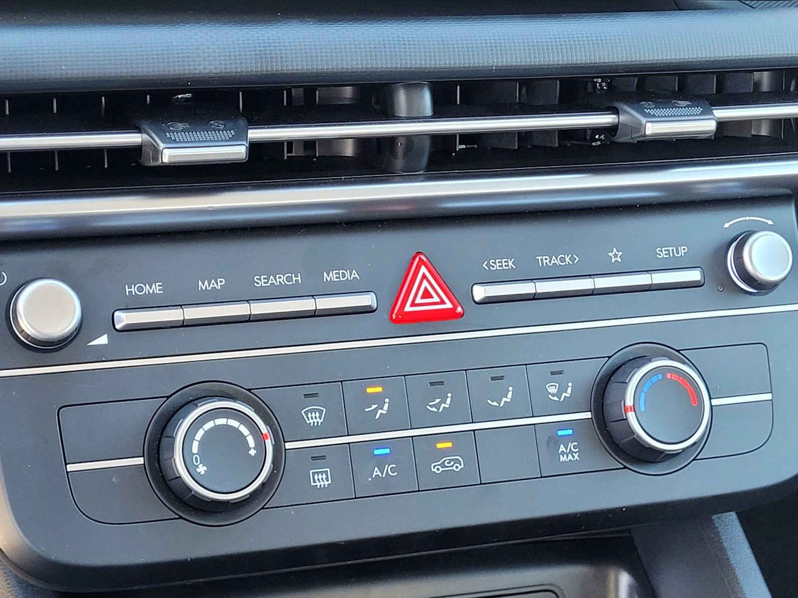 Certified 2025 Hyundai Tucson SE image 25