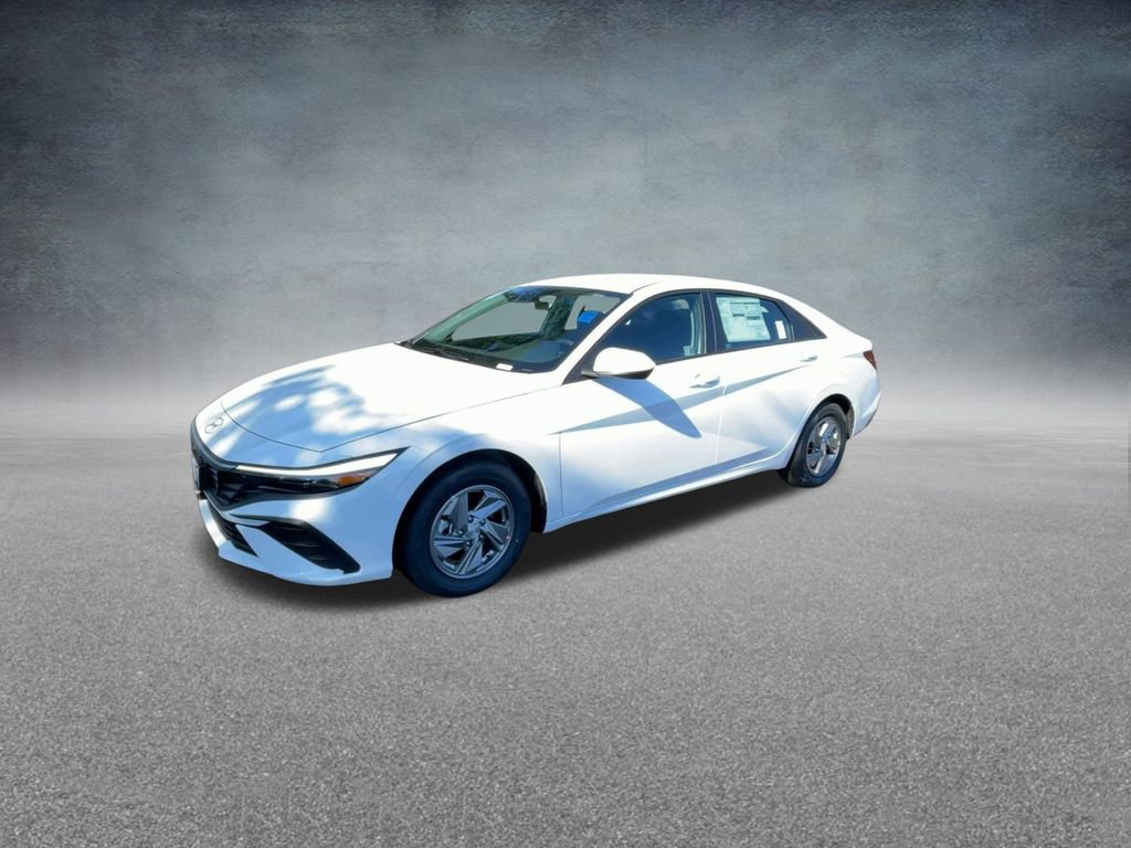Certified 2025 Hyundai Elantra SE image 9
